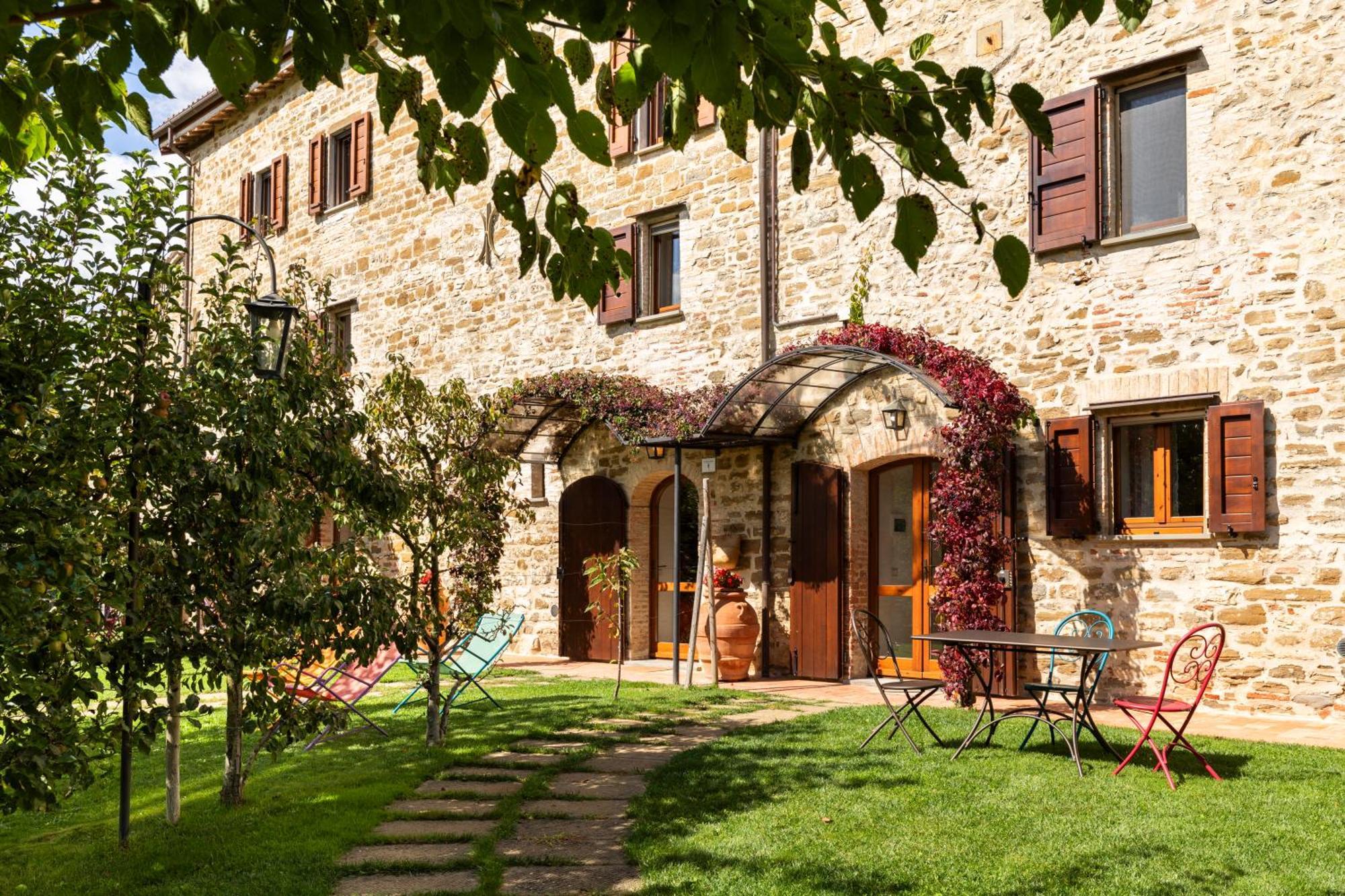 גוביו Agriturismo I Gelsi Di Santa Cristina מראה חיצוני תמונה