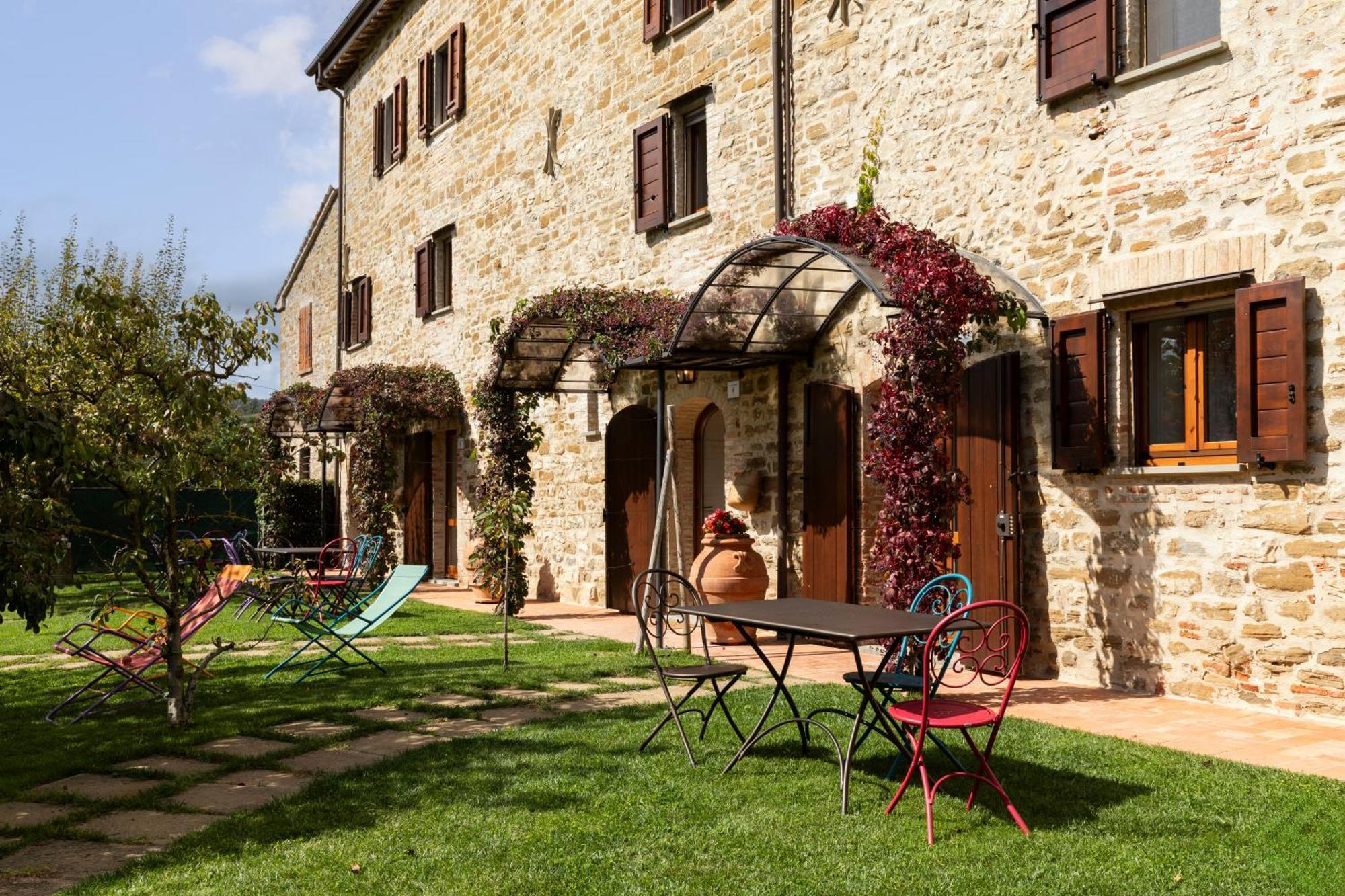 גוביו Agriturismo I Gelsi Di Santa Cristina מראה חיצוני תמונה